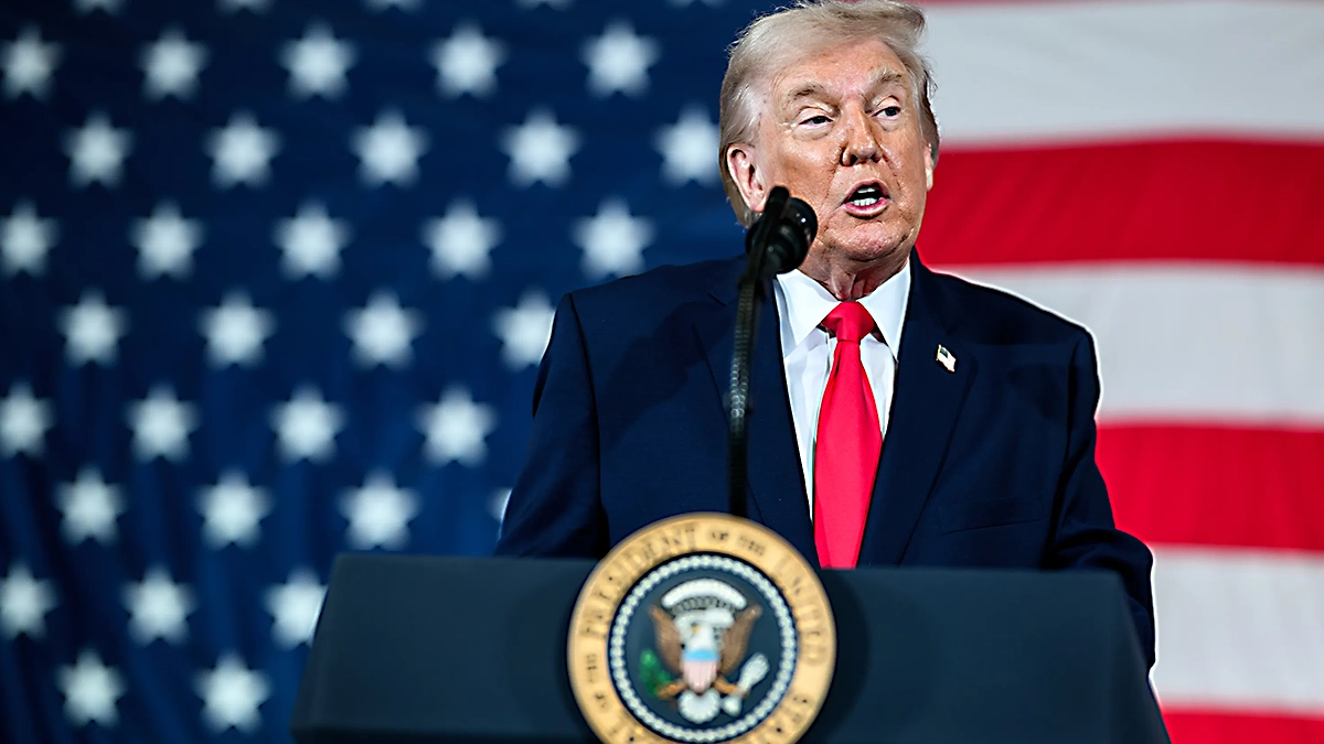 Mundo 13 Featured image for “Donald Trump evalúa opciones militares contra Irán en medio de negociaciones de último minuto”